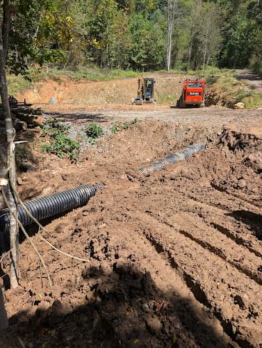 Pinecrest Excavating LLC business photo